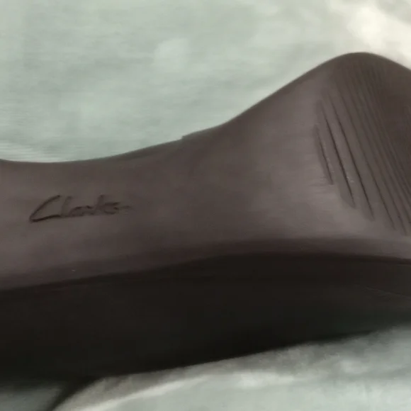 Clarks Collections Women's Black Leather High Heels Soft Cushion - Picture 7 of 11